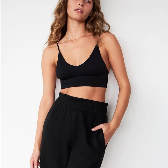 Aritzia Tops - Aritzia Talula Toni Seamless Bra Top Size XS